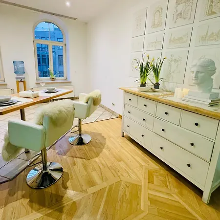 Spacious In Old Town *