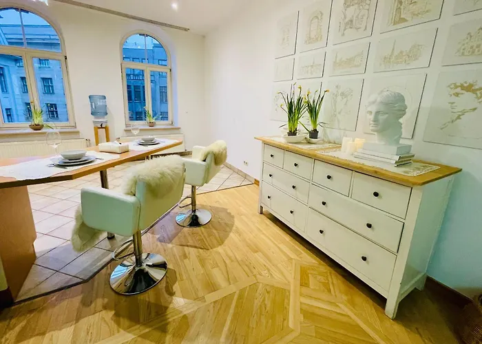 Spacious In Old Town *