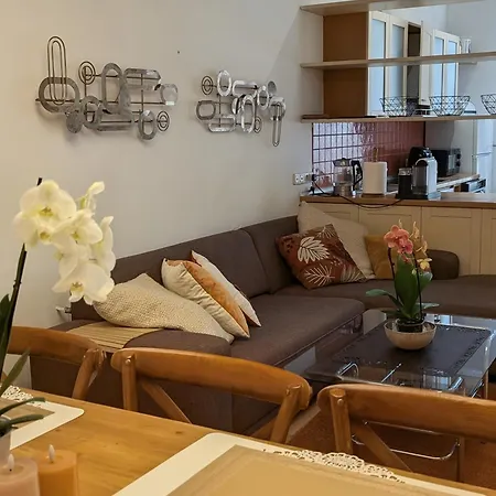 Spacious In Old Town 公寓 *