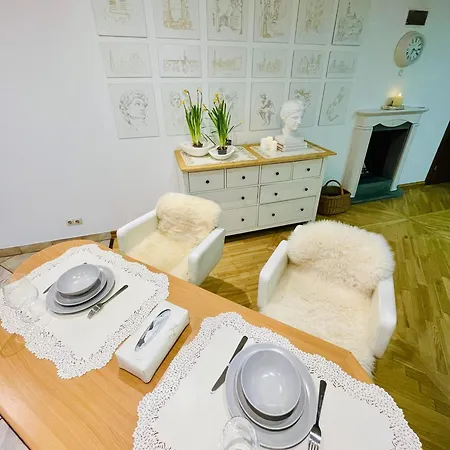 Spacious In Old Town *