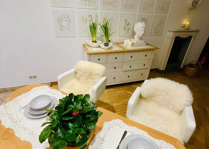 Spacious In Old Town Апартаменты *