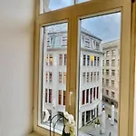 Spacious In Old Town Dzīvoklis Riga